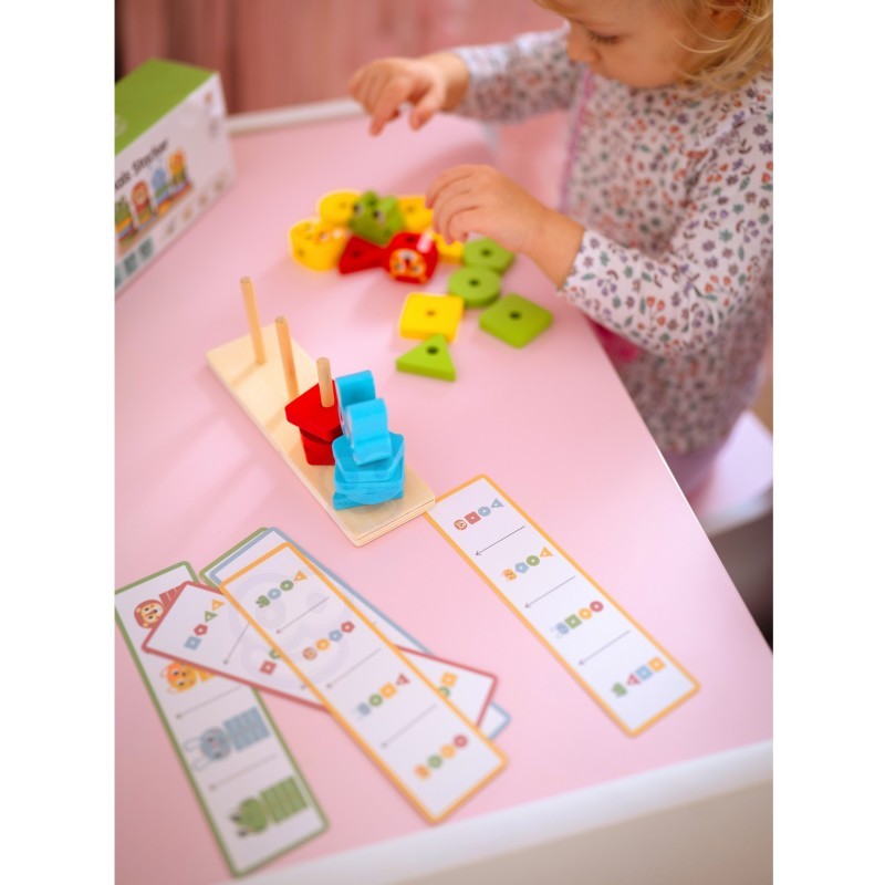 Montessori Puzzle Pyramid With Animals